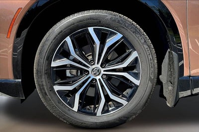 2025 Toyota Crown Signia XLE