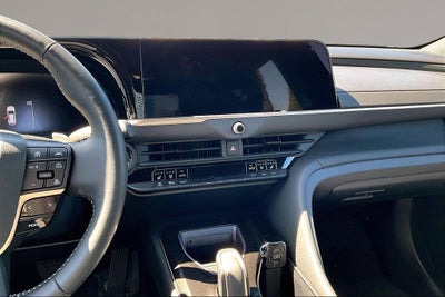 2025 Toyota Crown Signia XLE
