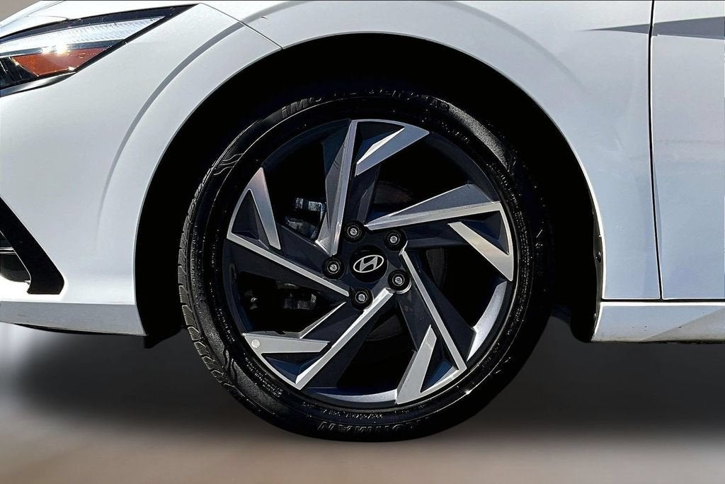 2024 Hyundai Elantra Limited