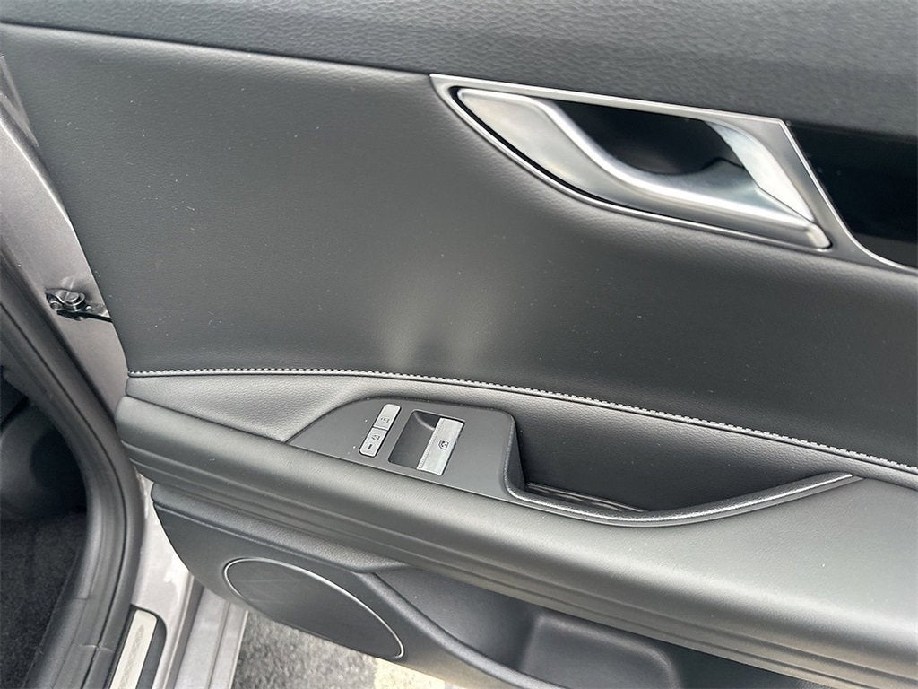 2023 Genesis G80 2.5T