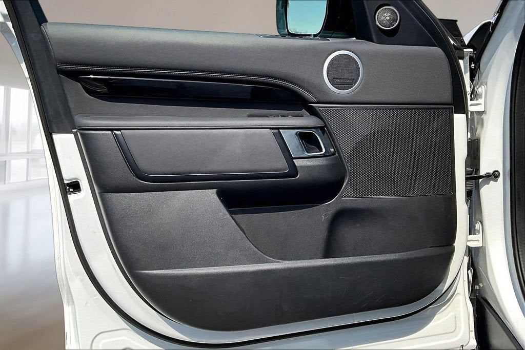 2024 Land Rover Discovery S