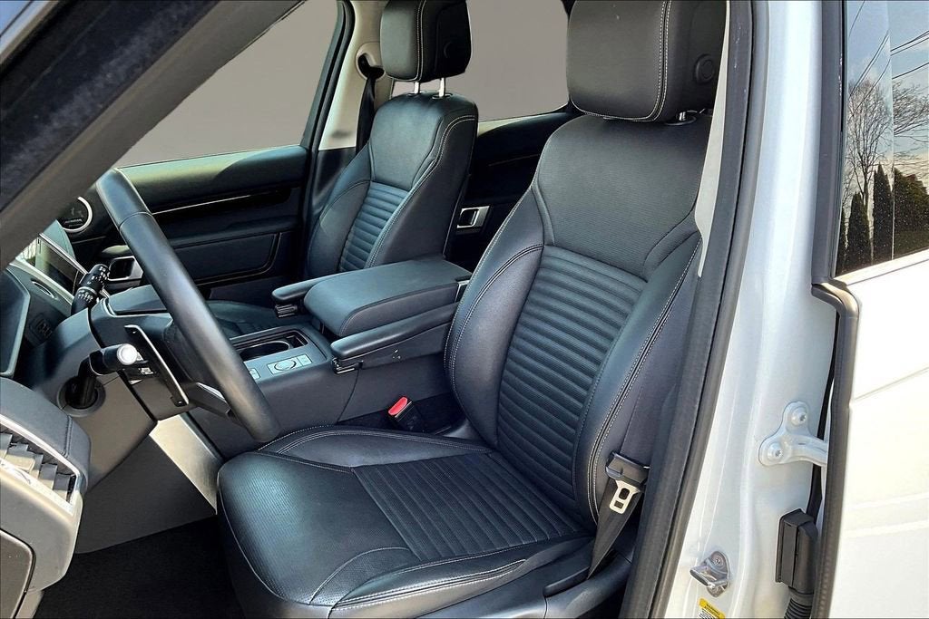 2024 Land Rover Discovery S