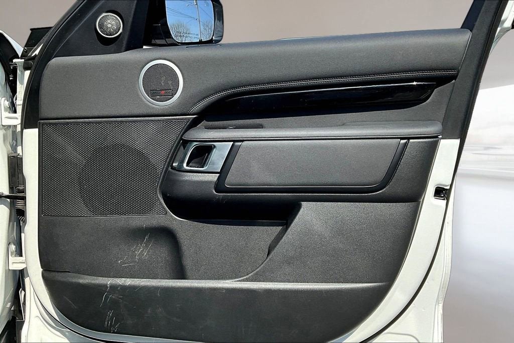 2024 Land Rover Discovery S