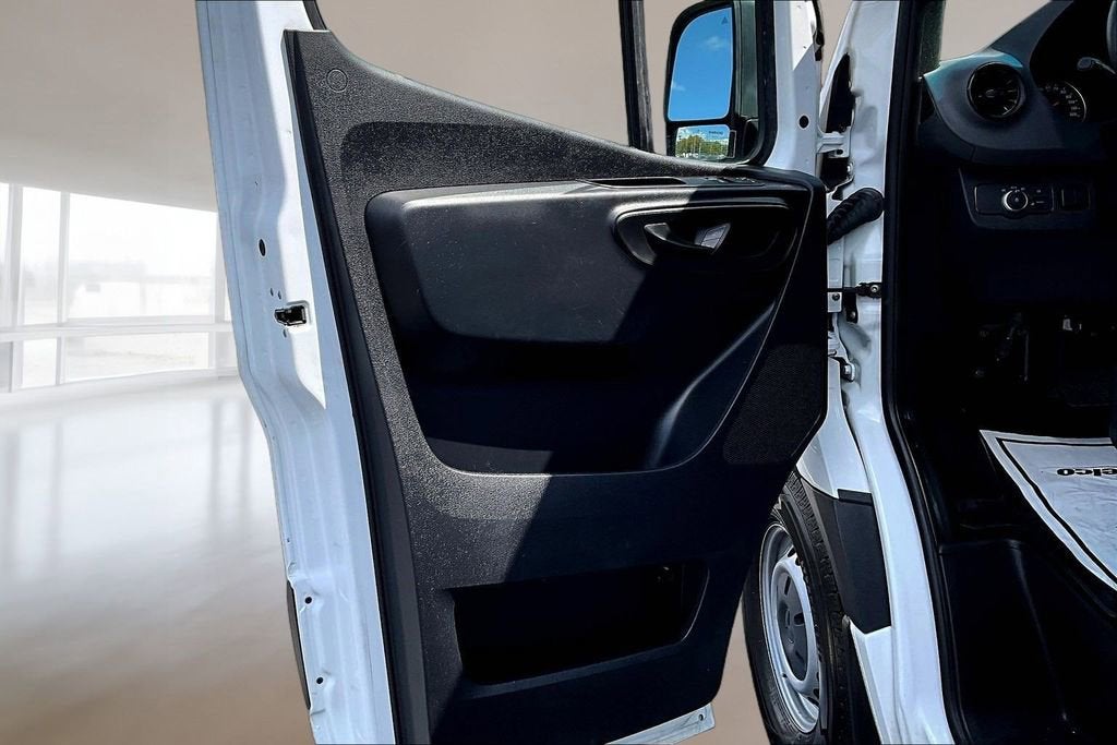 2022 Mercedes-Benz Sprinter Cargo Van 2500 STANDARD ROO