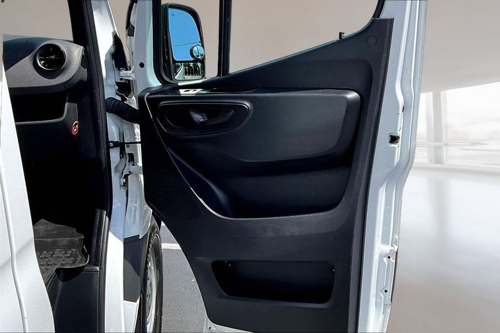 2022 Mercedes-Benz Sprinter Cargo Van 2500 STANDARD ROO