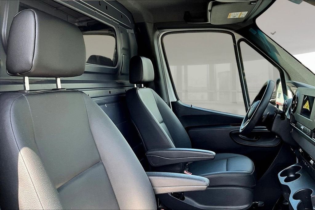 2022 Mercedes-Benz Sprinter Cargo Van 2500 STANDARD ROO